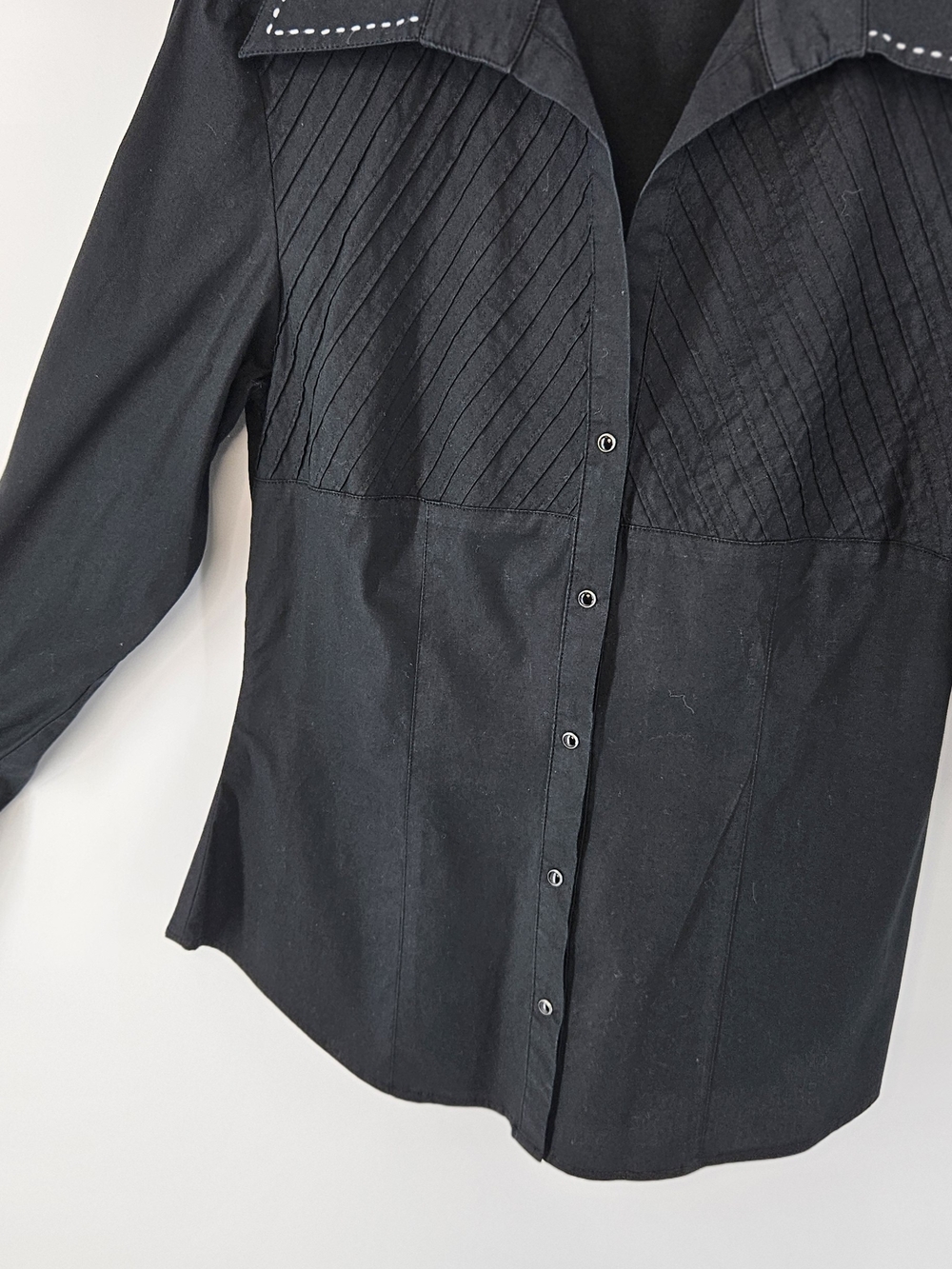Black Scully Women's Western Button-Up Top with Contrast Trim - Picture 4 of 6